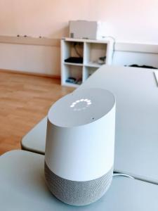 Google Home Test im Büro